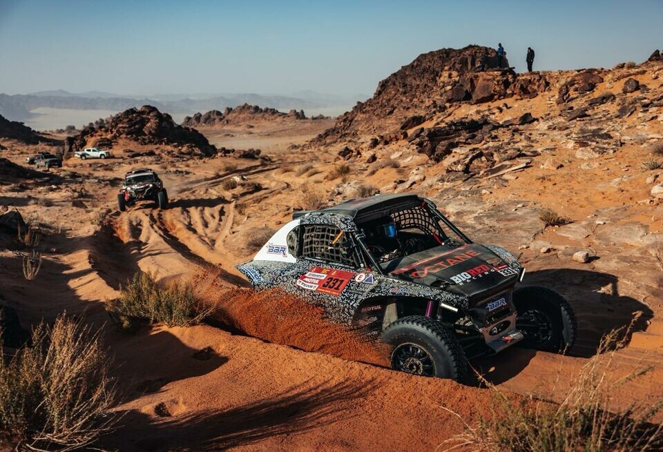    «Это и есть главный результат». Экипаж Ременника финишировал на марафонском этапе «Дакара-2026»Сергей Ременник