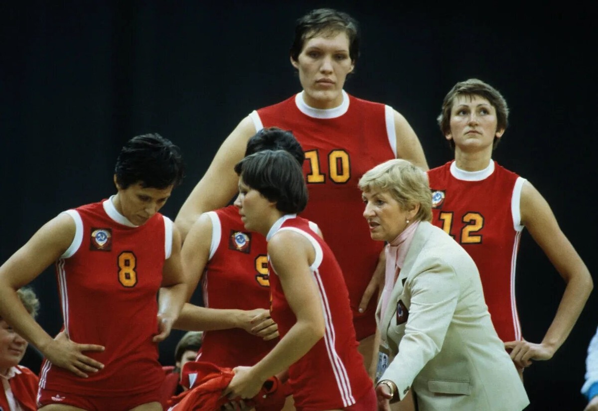 Ульяна «возвышалась» над всеми даже на баскетбольной площадке