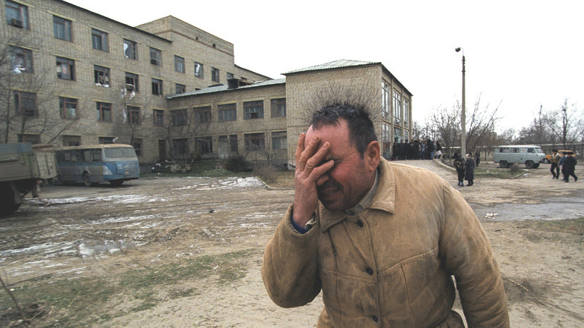     9 января 1996 года лидер самопровозглашённой Чеченской республики Ичкерия Джохар Дудаев отдал приказ о нападении на Кизляр. Под началом Салмана Радуева было объединено несколько бандитских групп, по разным данным, общей численностью 300—350 боевиков Legion-Media Машатин Владимир/PhotoXPress.ru