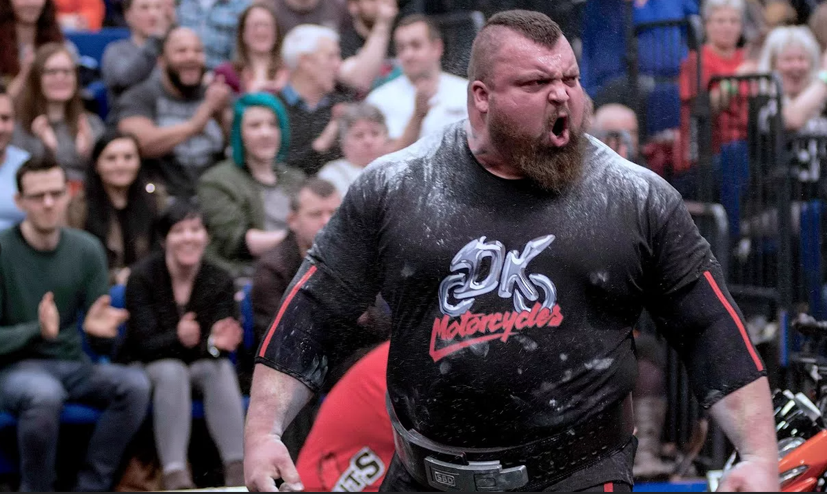 Эдди Холл (полное имя — Эдвард Стивен Холл) — британский силач, обладатель титула «Самый сильный человек в мире» (2017). Прозвище — «Зверь».