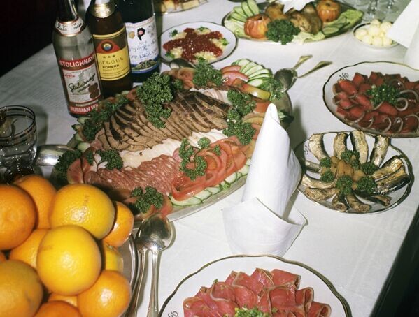 Что пили в Новый год в СССР