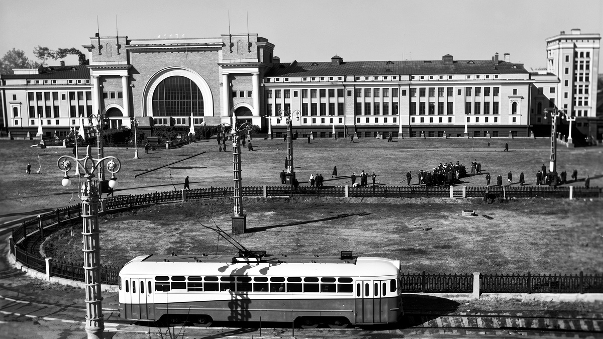 Железнодорожный вокзал «Новосибирск-Главный». Новосибирск. Историческая фотография.