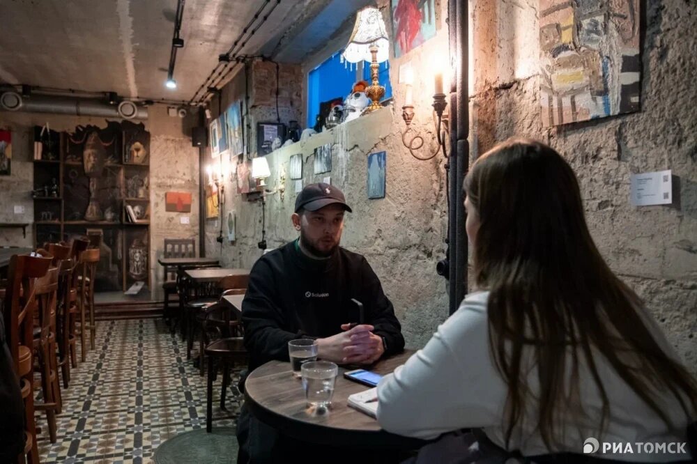    "Барный продюсер" и сооснователь "Кабинета редкостей" Евгений Бородин, © РИА Томск. Никита Гольцов