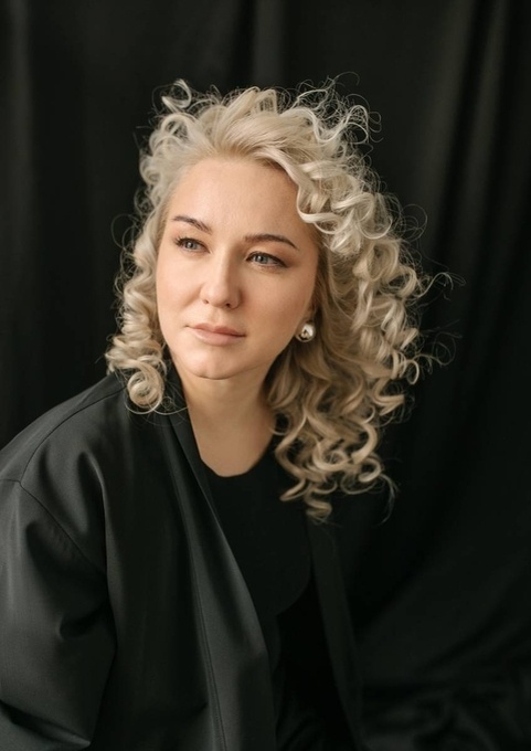 Дизайнер Арина Волкова.