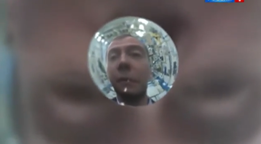 Дмитрий Медведев проводит эксперименты на МКС