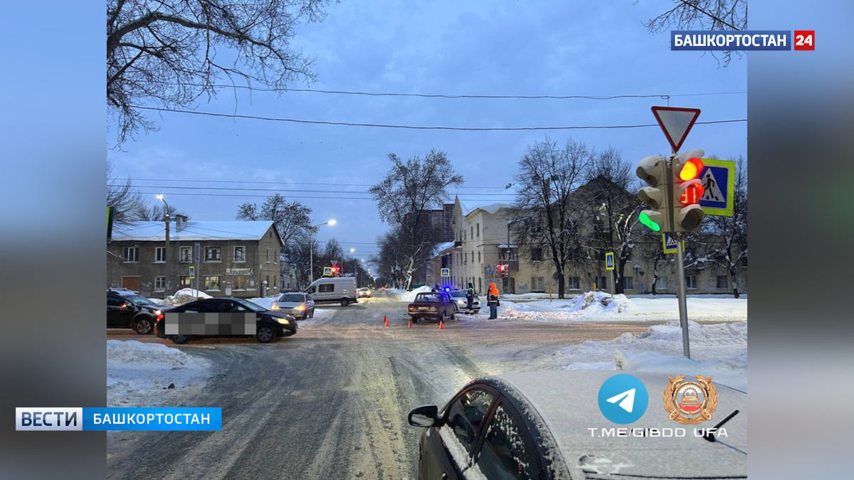    В уфимской Черниковке столкнулись два автомобиля: пострадал один из водителей