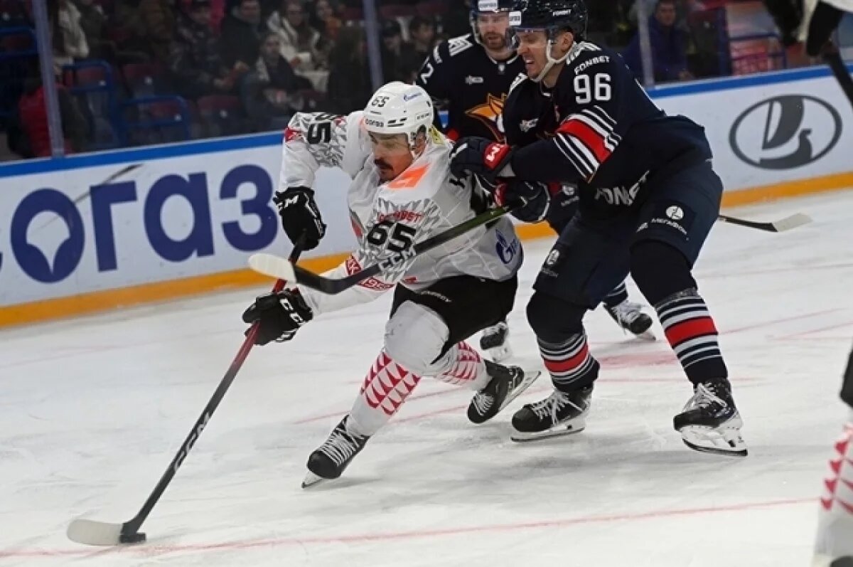    Омский «Авангард» уступил в гостях «Металлургу» в напряженном матче