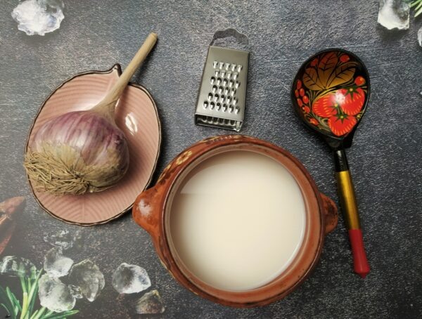 Молоко с чесноком