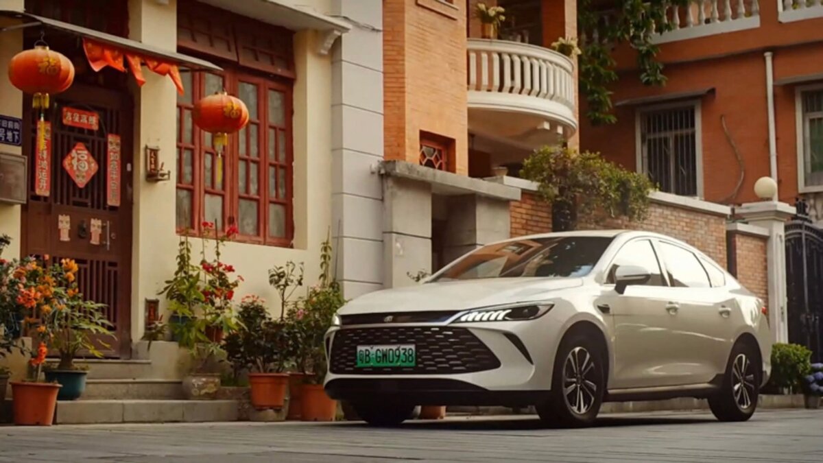    BYD Qin Plus DM-i / Фото: BYD, бильд-редактор: Дастан Шанай