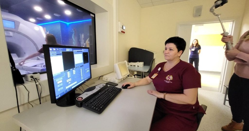 Сразу к врачу. Оренбуржцев предупреждают о последствиях вирусной ангины у детей