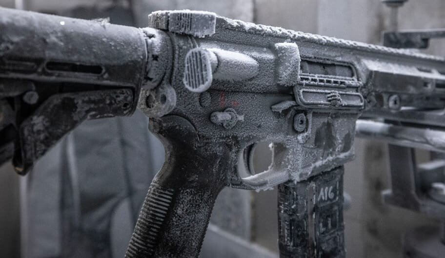 Винтовка ARG-40 на испытаниях на морозостойкость.