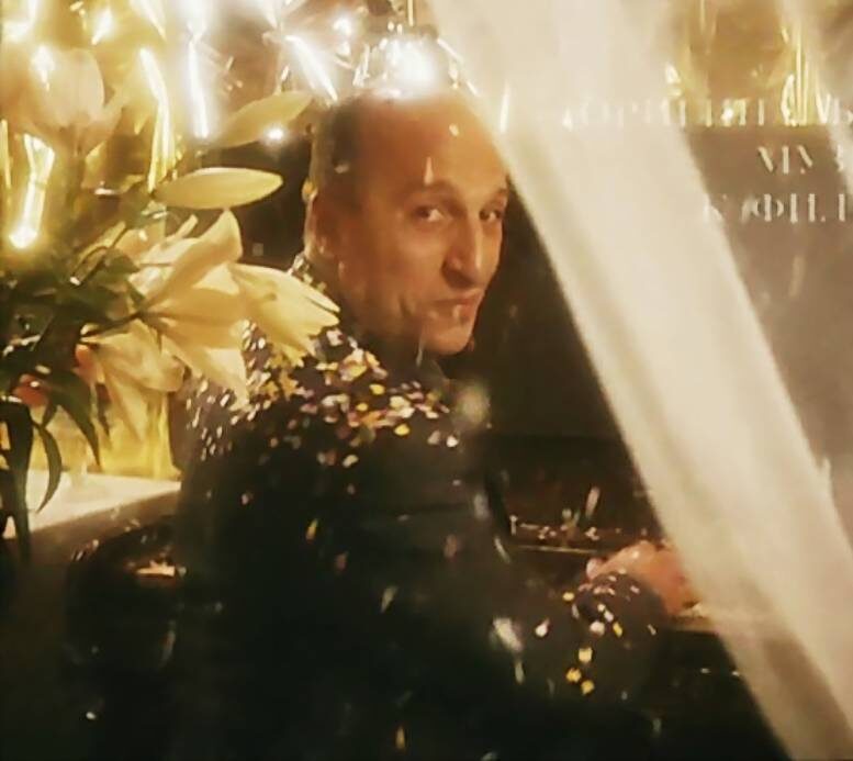    Энри Лолашвили в фильме Сергея Соловьева "Нежный возраст"Кадр из видео