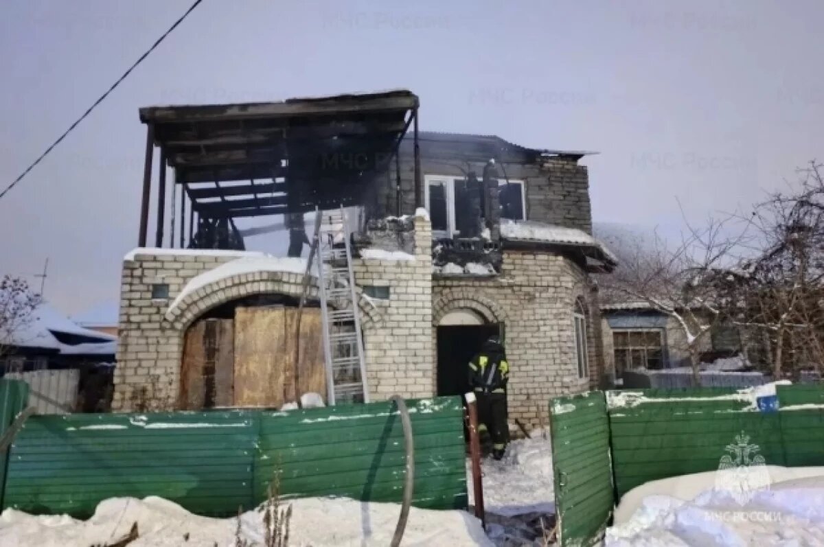    Четыре пожарных подразделения тушили частный дом в Фокинском районе Брянска