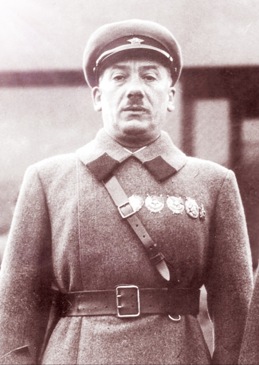 Генрих Григорьевич Ягода - Российский революционер, советский государственный и политический деятель,нарком внутренних дел СССР (1934—1936), первый в истории СССР «генеральный комиссар государственной безопасности» Участник сталинских репрессий, в ходе которых был расстрелян, признан не подлежащим реабилитации.