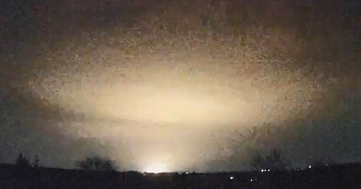 ночной фейерверк. фото яндекс.