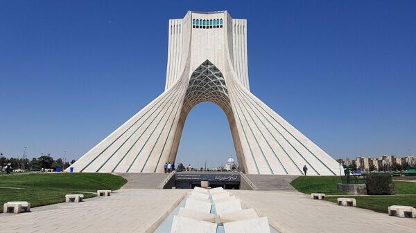    CC BY 2.0 / Blondinrikard Fröberg / Azadi Tower