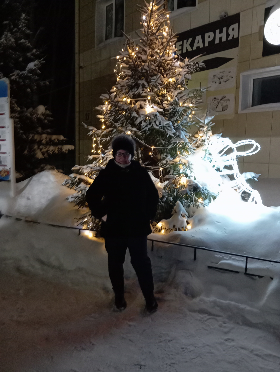 Зайчик ( это тот что светится ,а не я ) около нашей администрации.