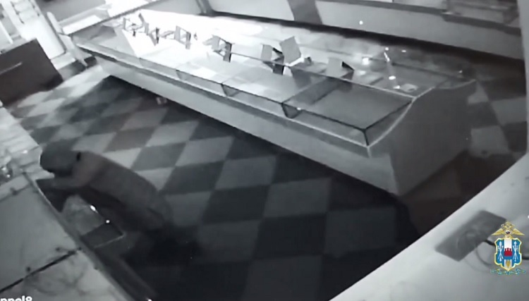    На фото стоп-кадр видеоматериала пресс-службы ГУ МВД России по Ростовской области Татьяна Пшеничная