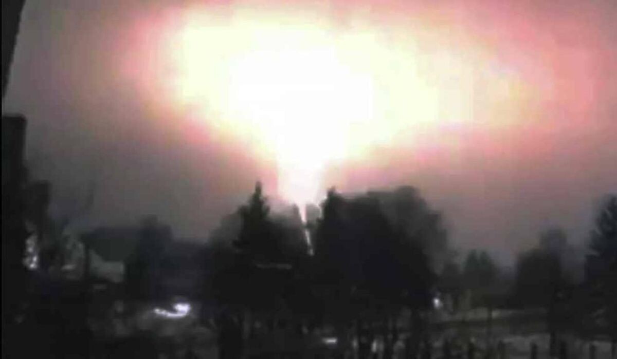     Момент удара "Орешником". Источник: ria.ru Автор фото: Скриншот видео