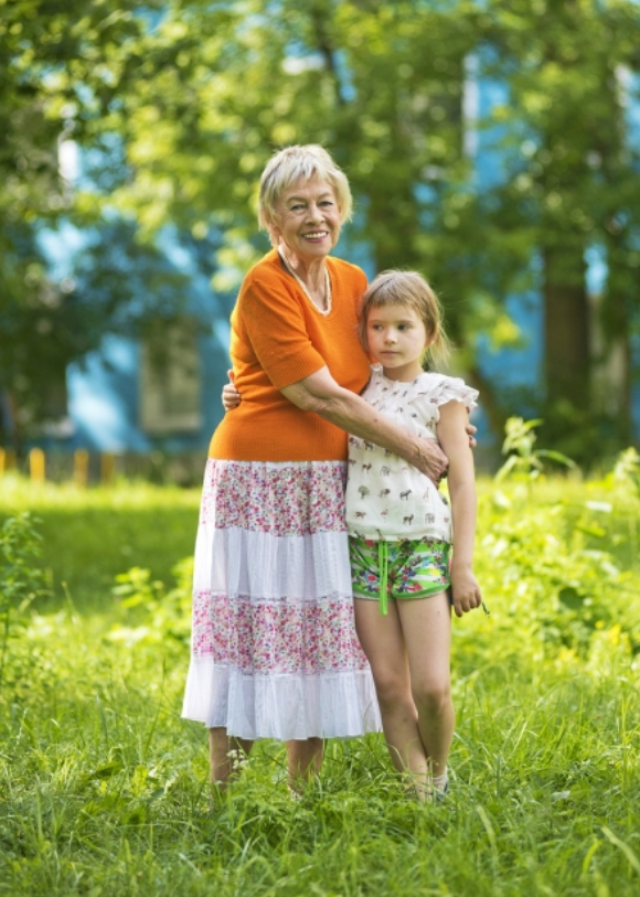 Александра Назарова с внучкой Сашей