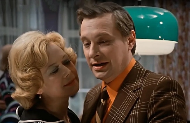 Кадр из фильма «Служебный роман» (1977/1978). Скриншот.
