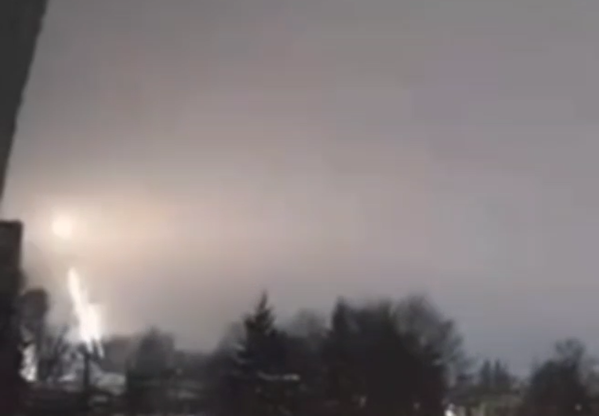 Увлекательная игра. Попробовать "паузой" поймать момент, когда огненный стрелы видны. 