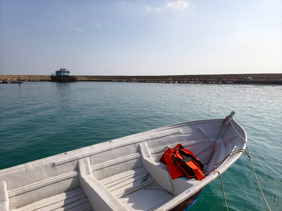 Старт от пристани острова Кешм в сторону острова Хенгам