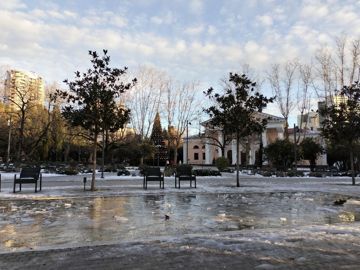 Сочи, площадь Островского, январь-2026