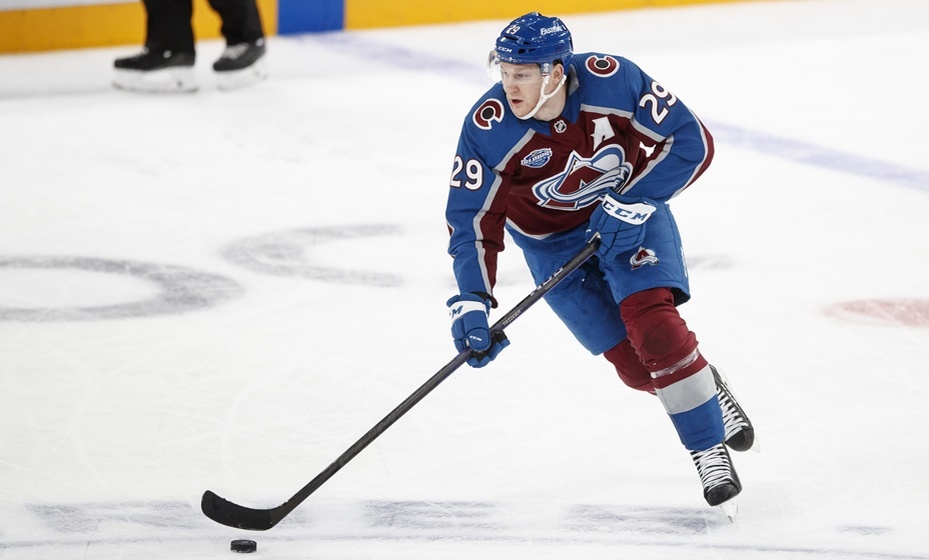    Маккиннон оторвался от Драйзайтля и Кучерова в списке лучших бомбардиров НХЛ. Фото: Global Look Press