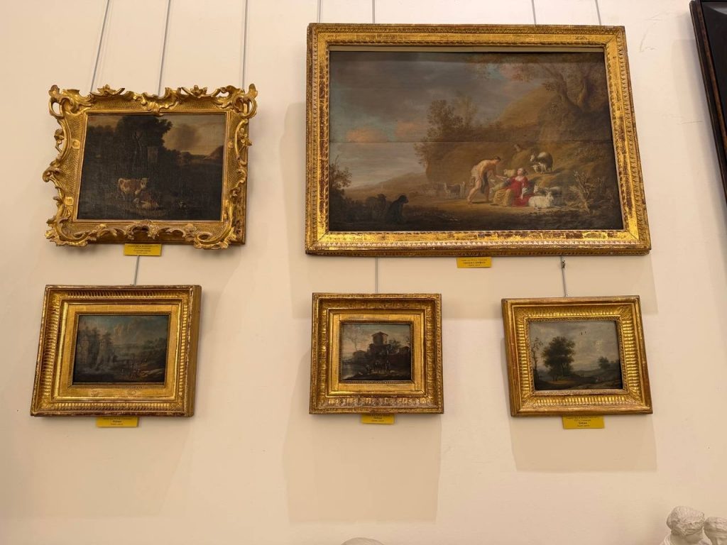 Листайте вправо, чтобы увидеть больше изображений