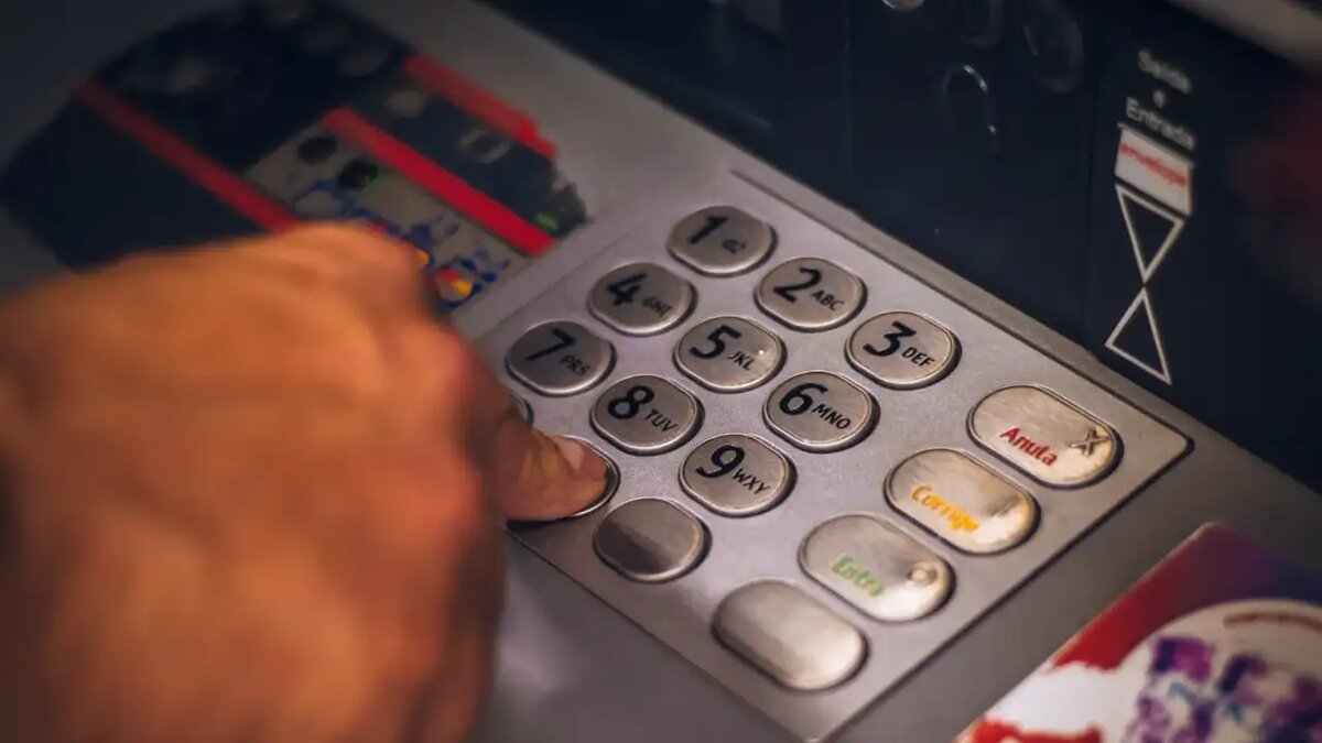    Банкомат. © unsplash.com