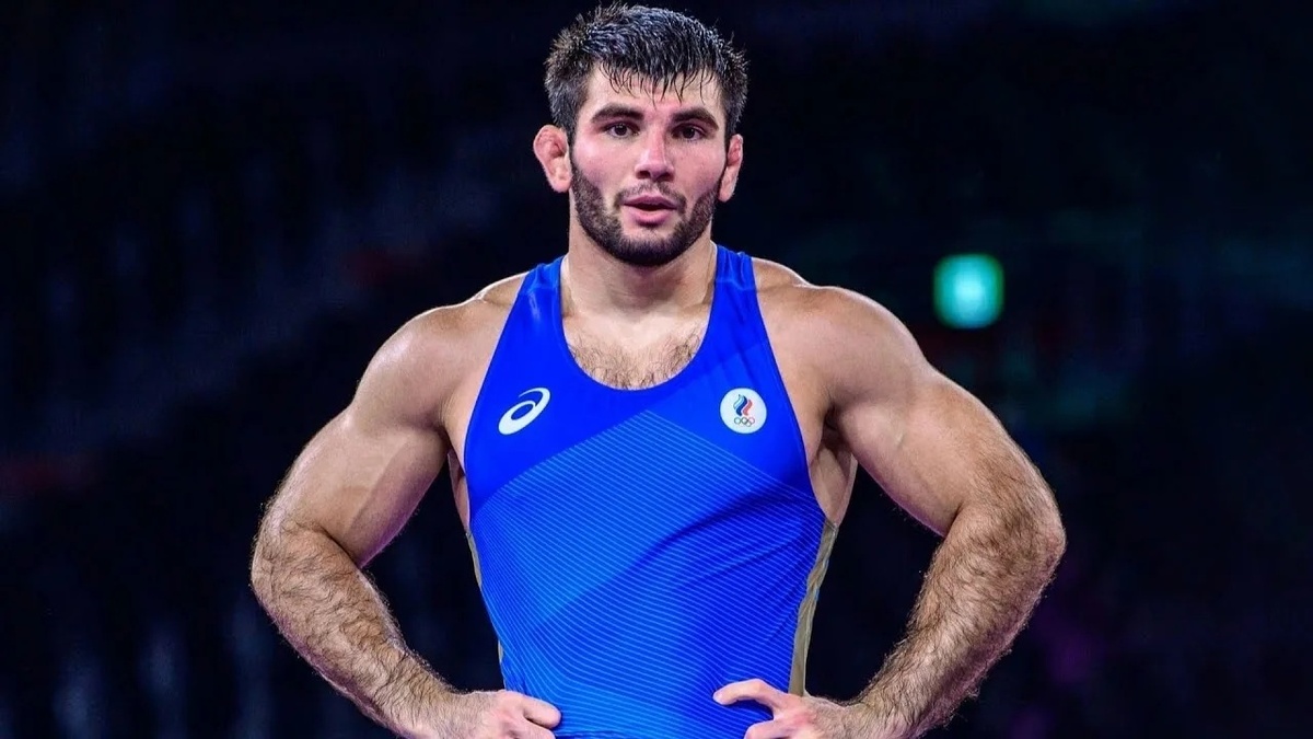     Артур Найфонов