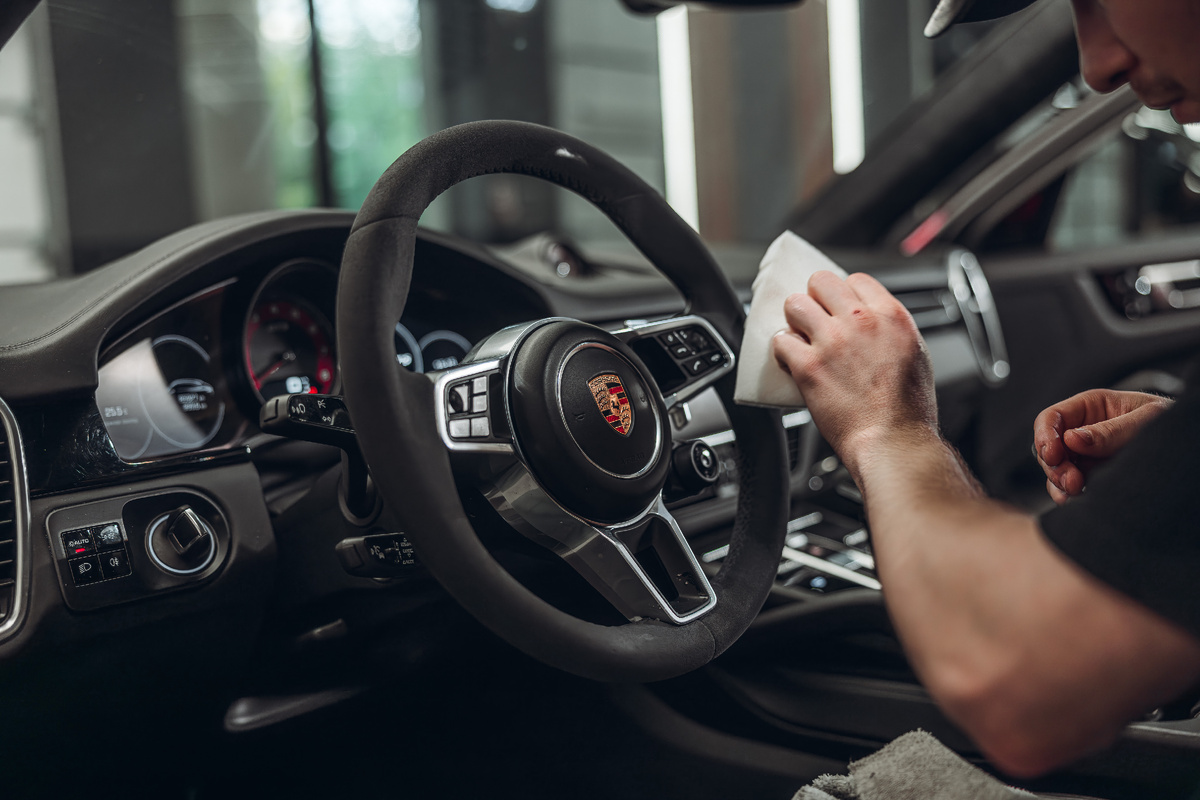 Химчистка руля в KARAD Детейлинг