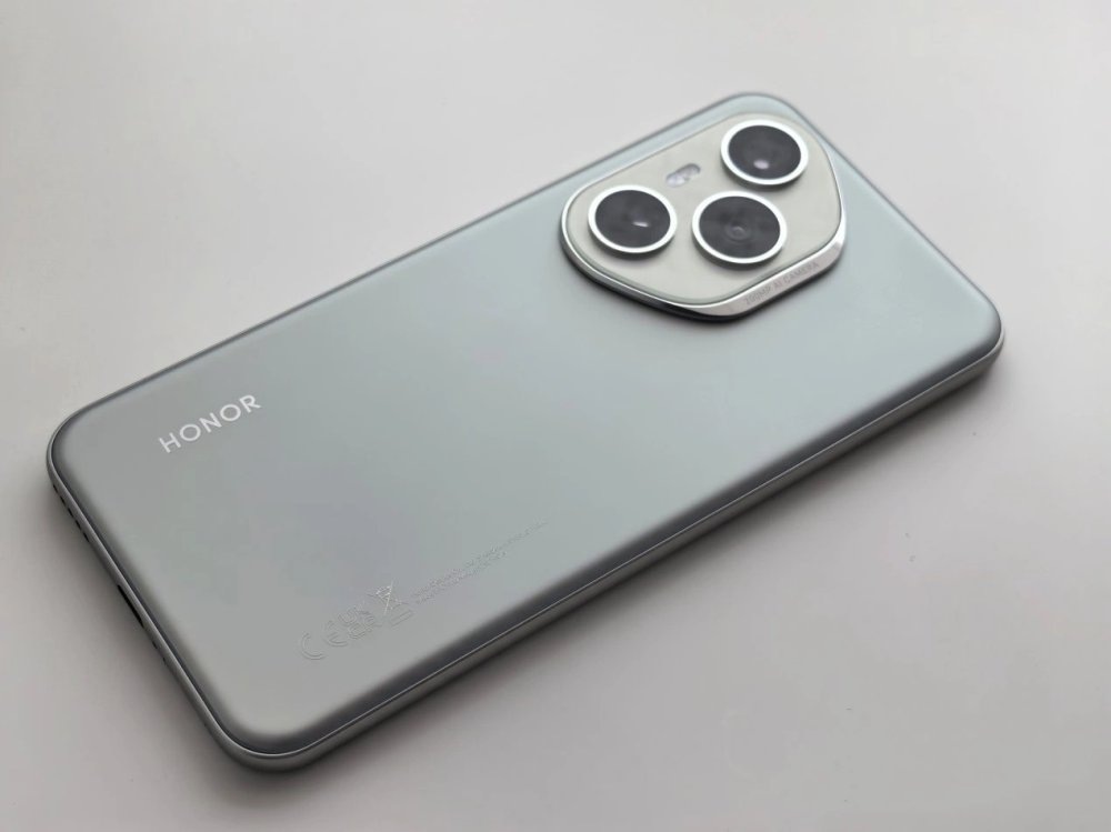    Honor 400 Pro. / Фото: Дмитрий Бевза/РГ