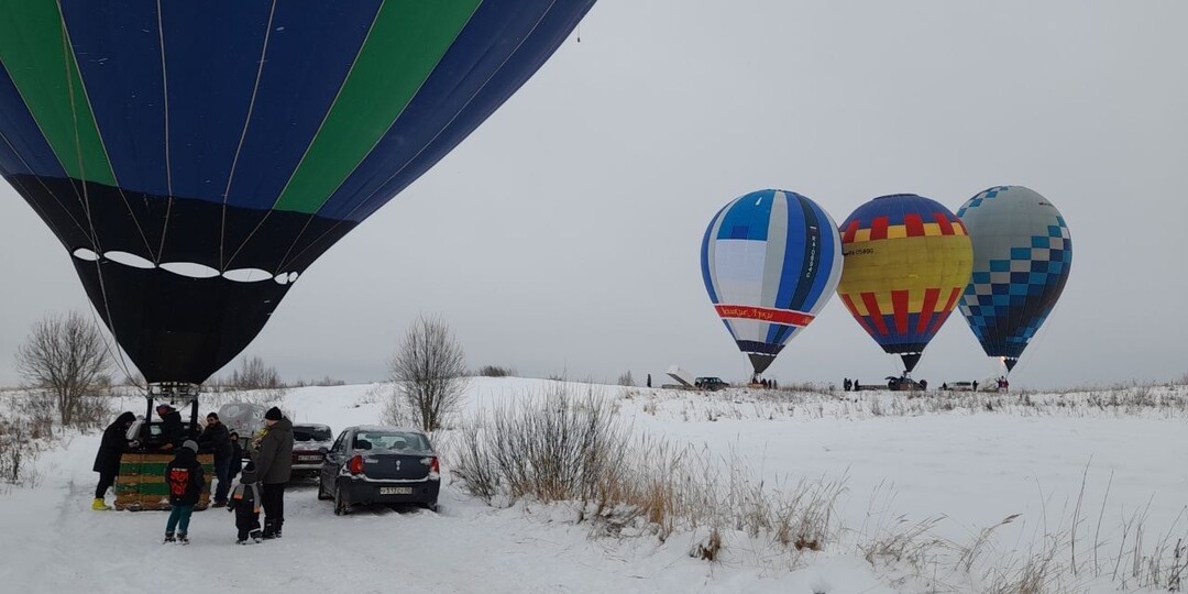 В Великих Луках прошла рождественская фиеста «Яблоки на снегу