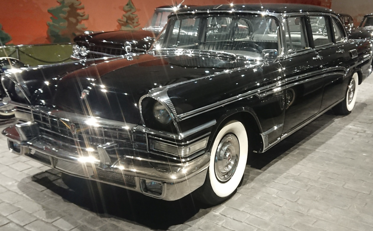 ЗиЛ-111А в Музейном комплексе УГМК