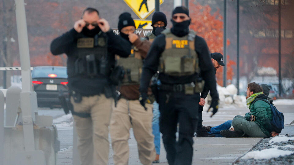     Еще один агент ICE открыл огонь и ранил супругов в Портленде REUTERS/Brian Snyder