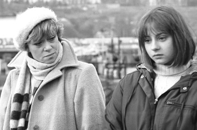 Евгения Добровольская и Алиса Фрейндлих в фильме «Клетка для канареек», 1983 год