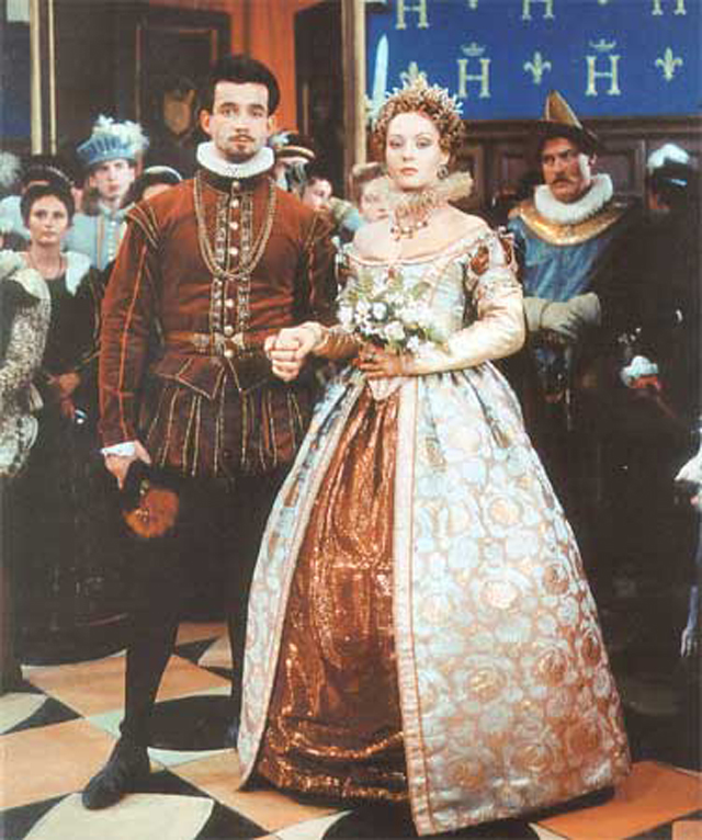 Евгения Добровольская в фильме «Королева Марго», 1996