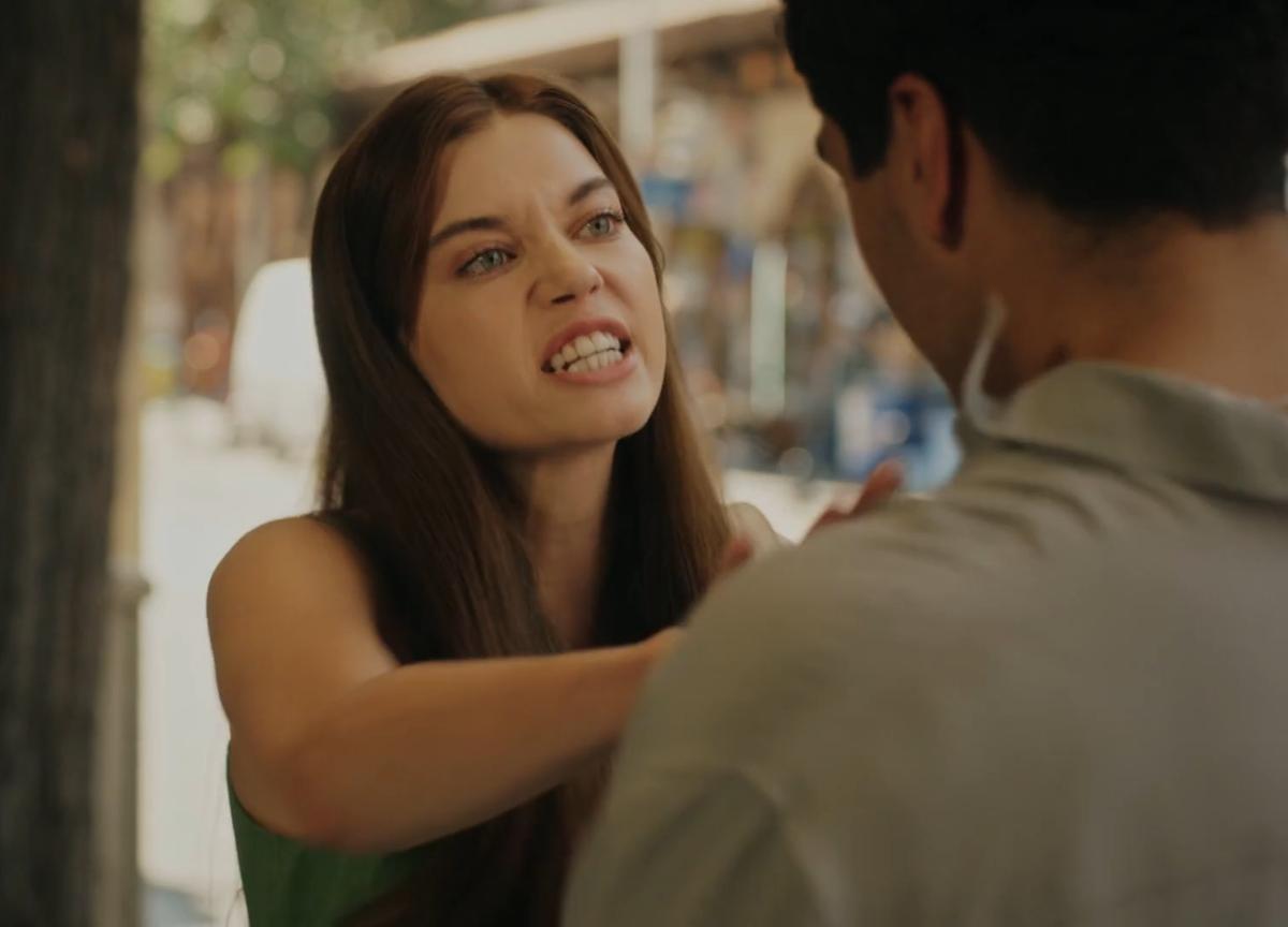 Сейран: "Ты купил мою пахлаву. Зачем ты это сделал, придурок?".