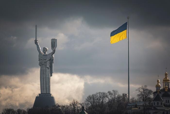 Обложка © Shutterstock / FOTODOM / Mny-Jhee