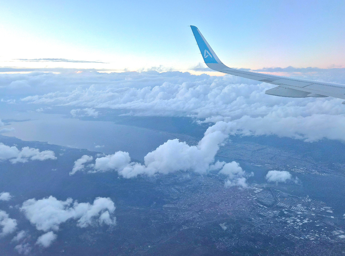 Спокойно летим из Каира в Стамбул, ещё не зная, какой сюрприз нас ждёт...