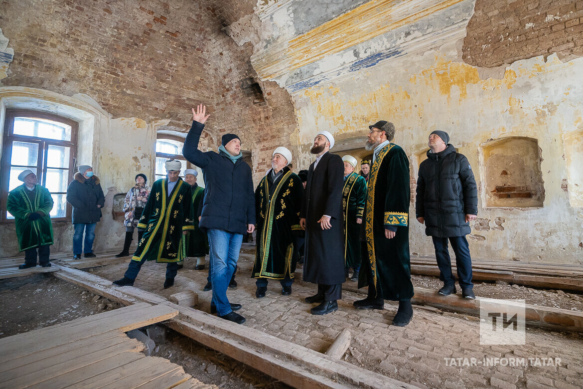 
Вид мечети Маскара изнутри (до реставрации). Фото: © Владимир Васильев / «Татар-информ». 2022 год