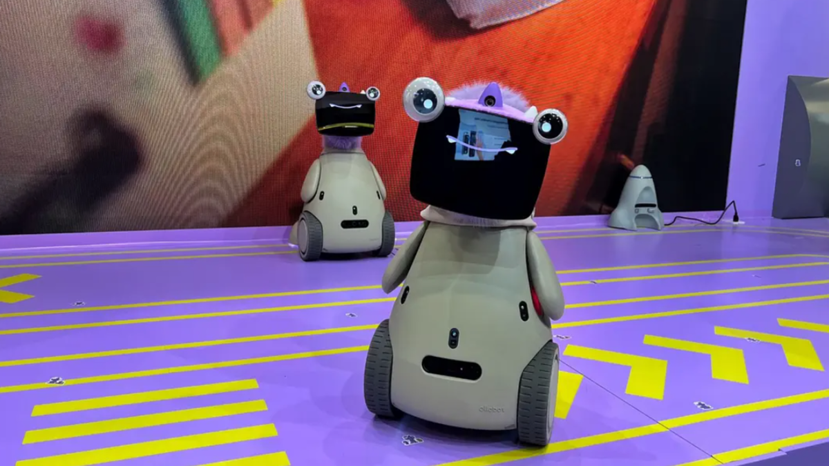    Ollobot: кибер-питомец, который побуждает семью общаться