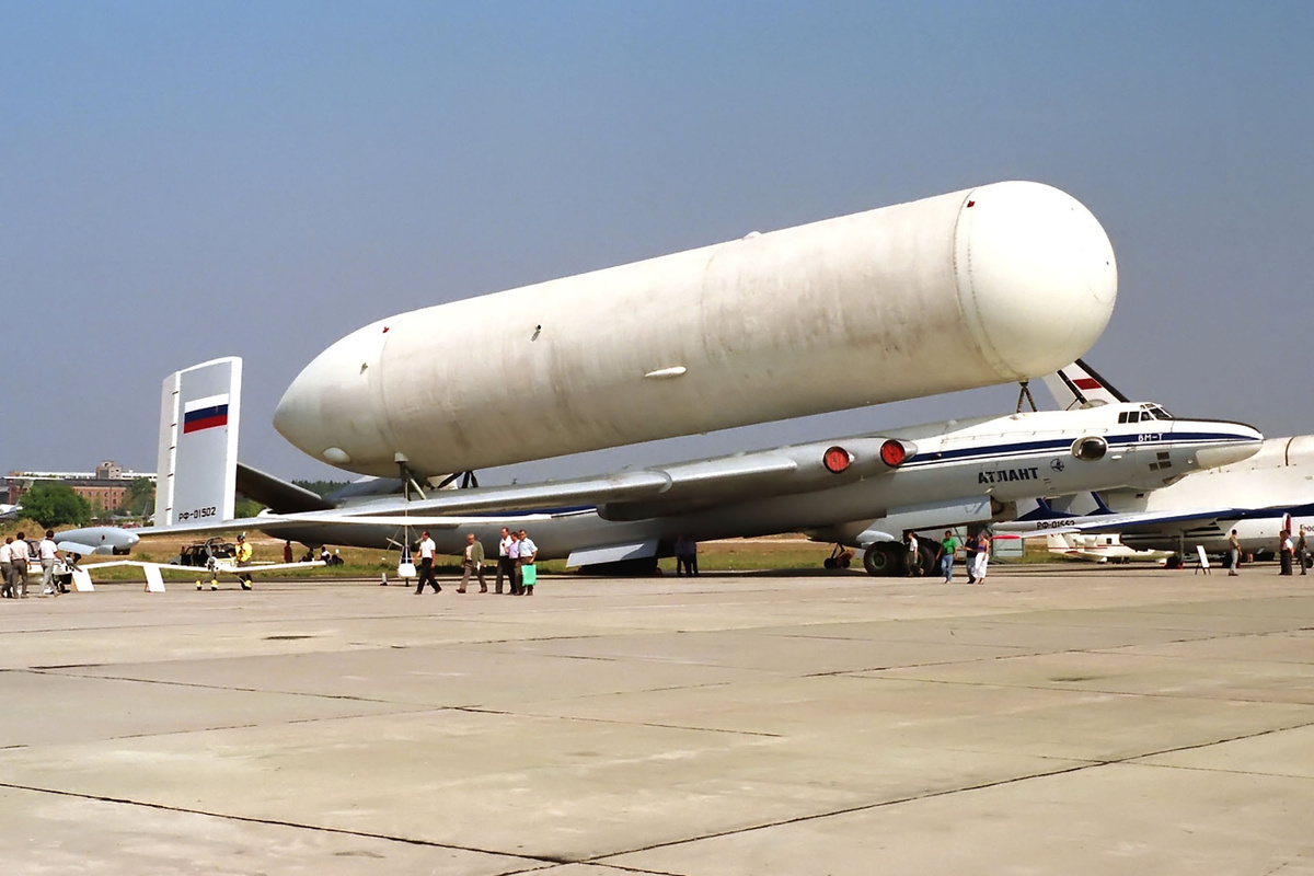 Самолёт ВМ-Т «Атлант».