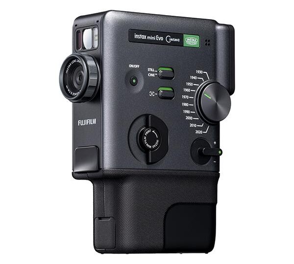 Fujifilm представила камеру, которая умеет снимать фото и видео в стиле разных эпох