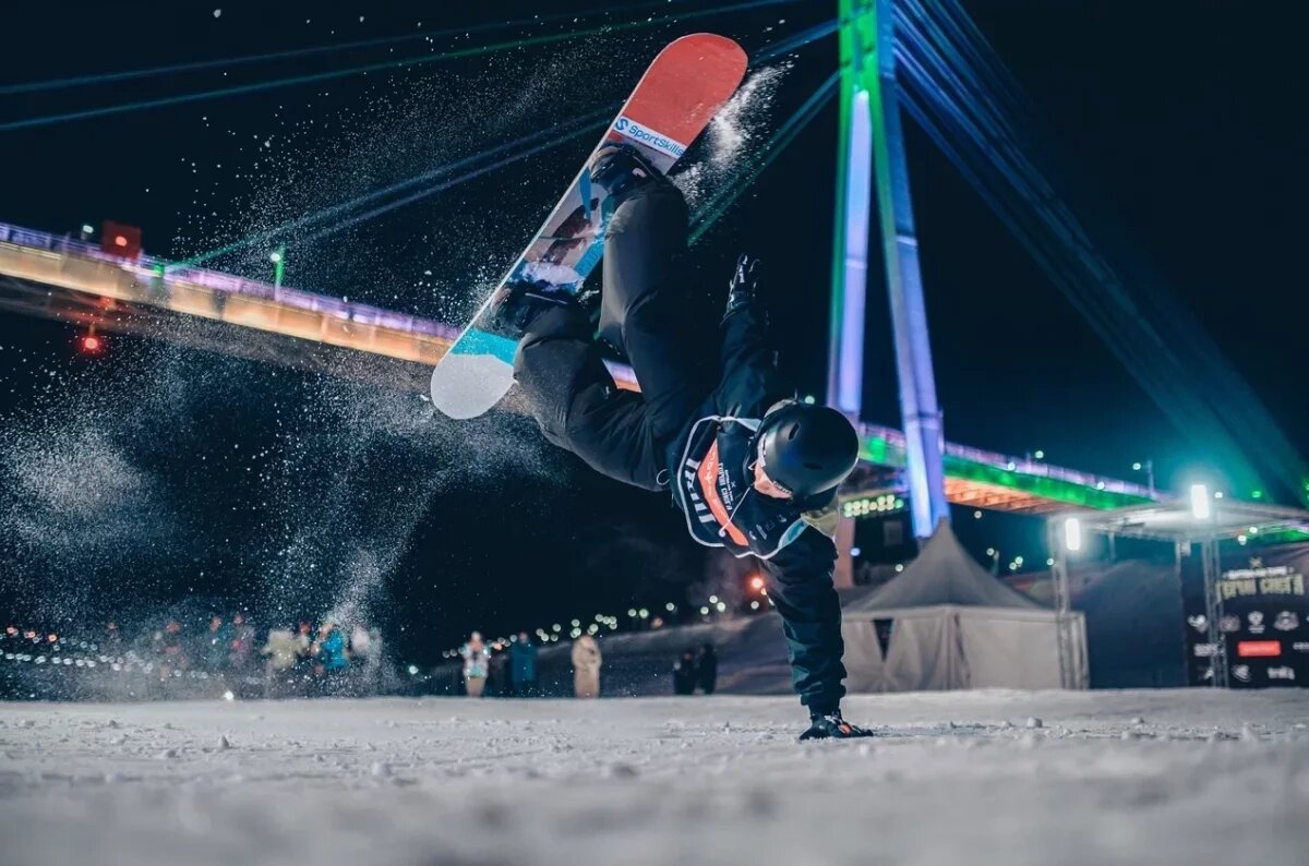    МЧС напоминает о правилах безопасного катания на сноуборде зимой