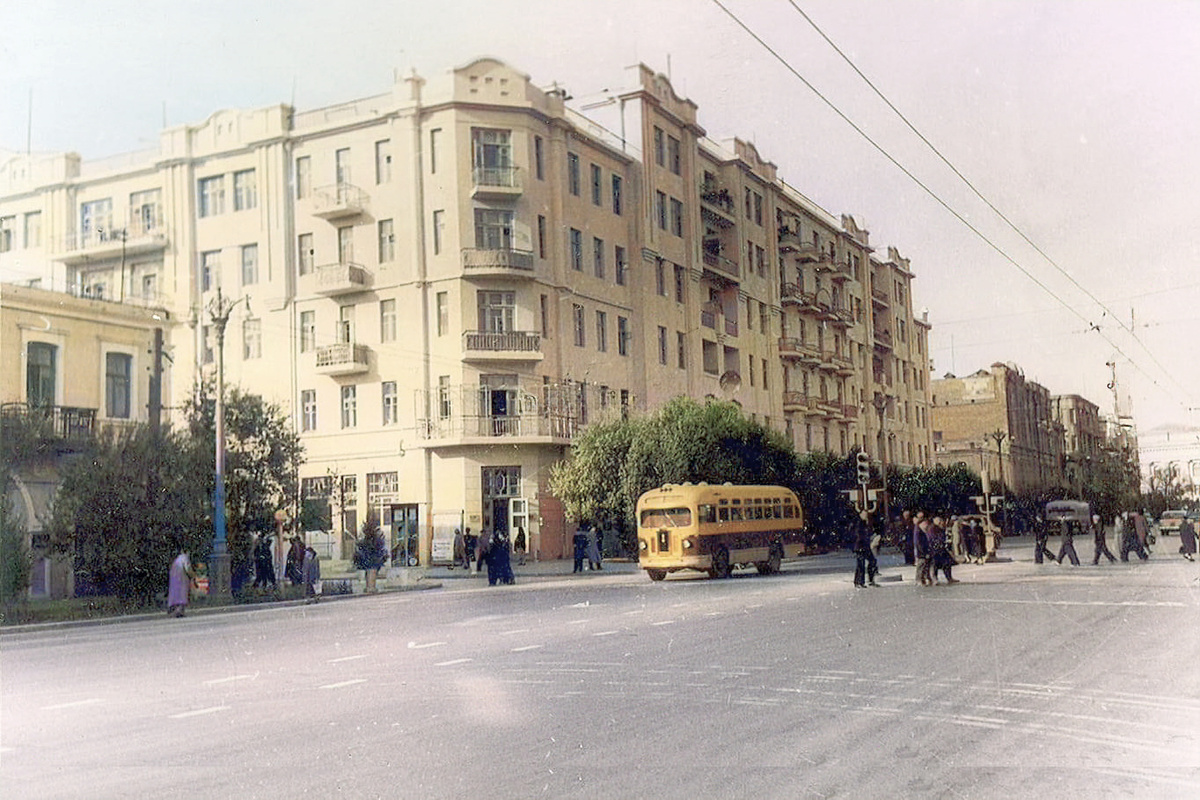 Проспект Сталина, дом работников КАСПАР-а. 1950-е