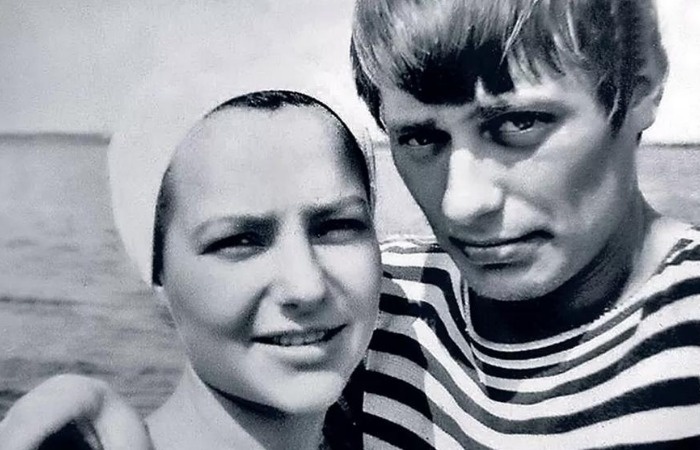 Елена Мольченко и Анатолий Лобоцкий в молодости.