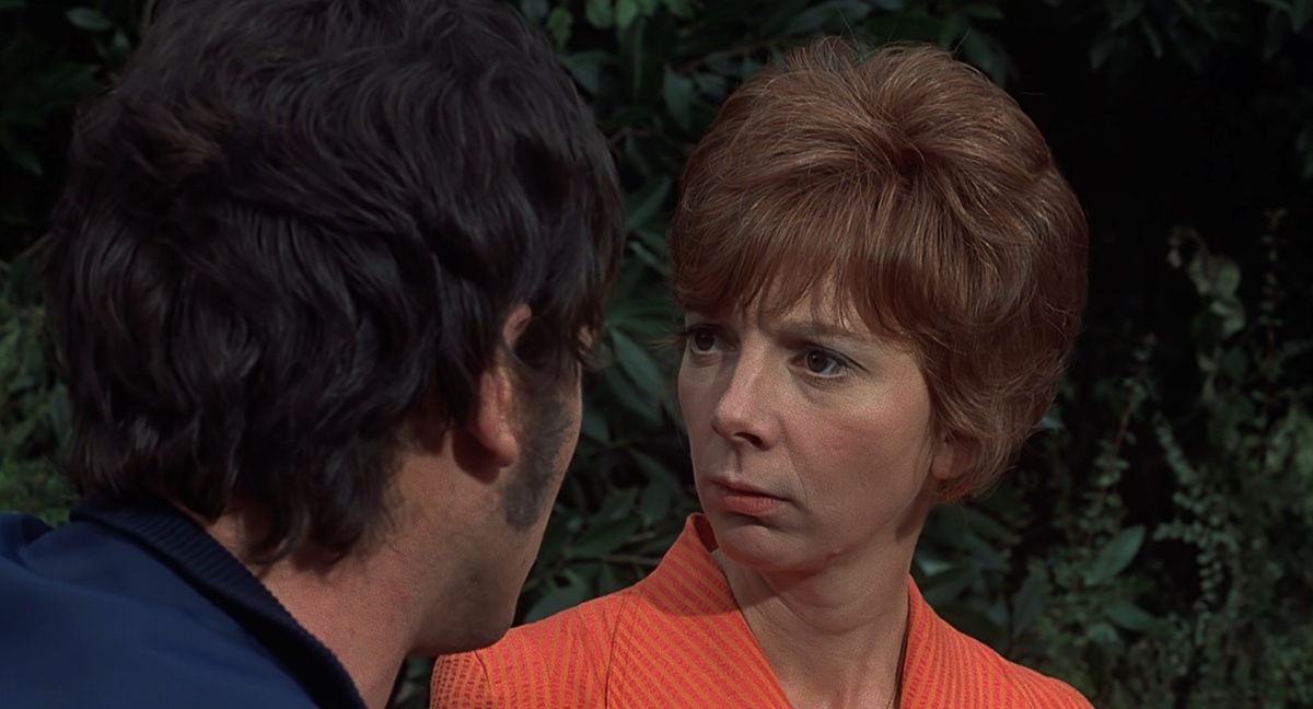 Хелен Миррен рассматривалась на роль Бабс Миллиган. Переговоры прошли неудачно, но Миррен позже всё-таки сожалела о том, что не сложилось.